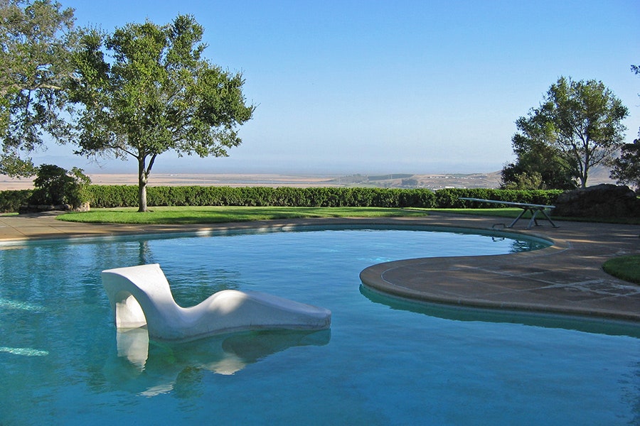 These 7 Artist-Designed Pools—by Ed Ruscha, James Turrell, David  Hockney—Are Dreamy